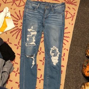 Women’s Distressed American Eagle Jegging Jeans